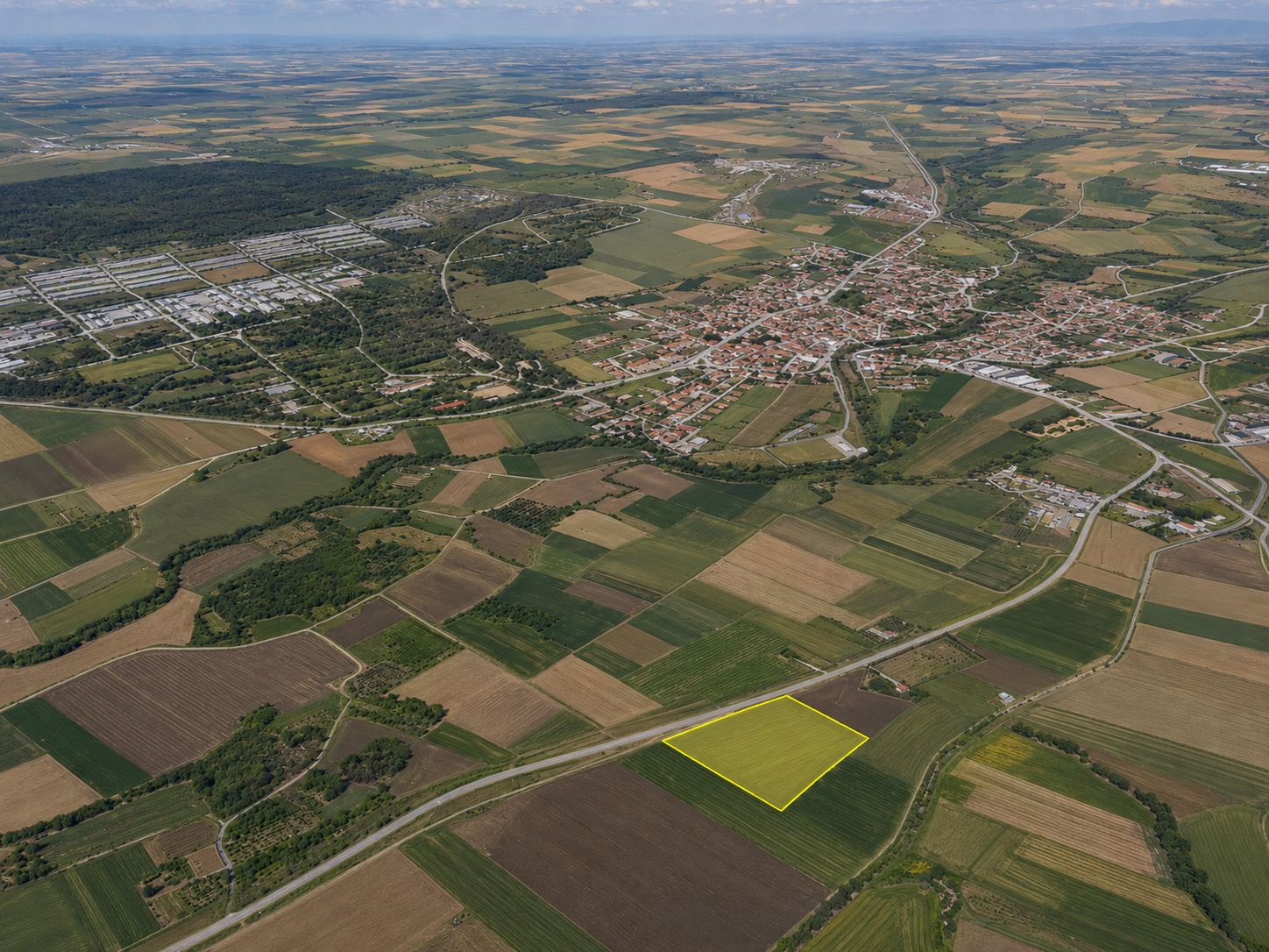 13,900 m² Single-Title Land with Main Road Frontage in Şafak, Süloğlu