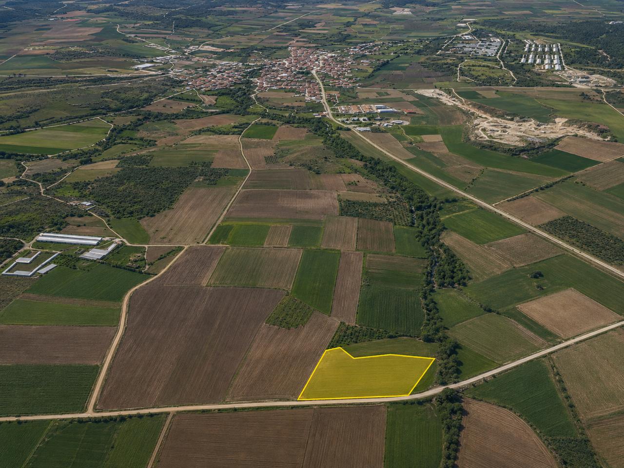 14,802 m² Single-Title Land with Main Road Frontage in Yenimahalle, Süloğlu